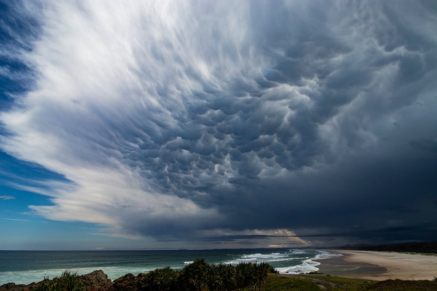 Mammatus under the anvil of the approaching supercell. Image from EWN's Ben McBurney