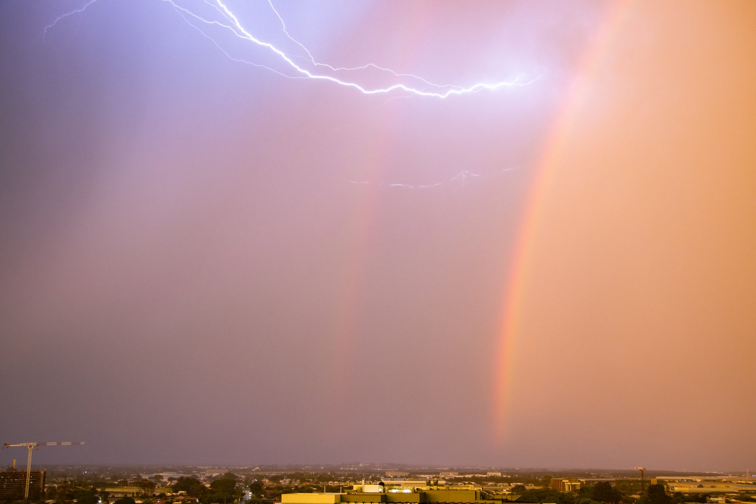 Severe thunderstorms lash South-East Queensland, with heavy rainfall ...