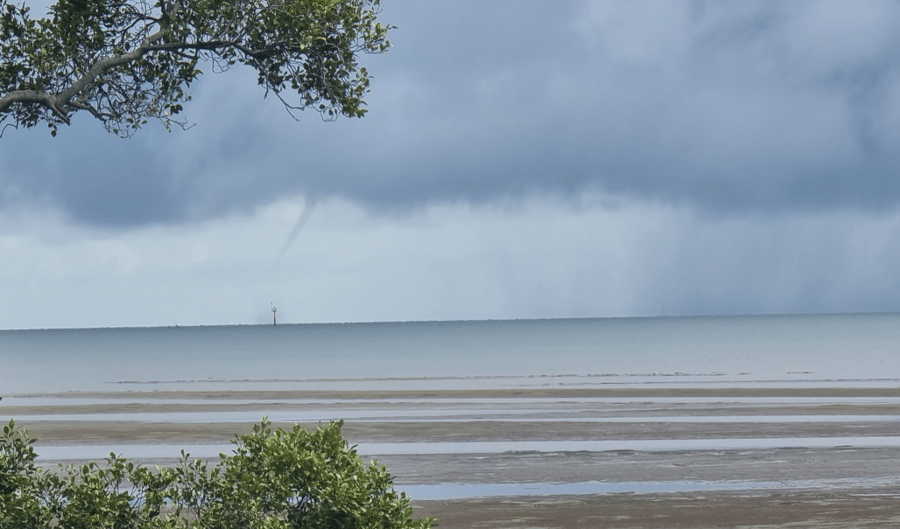 Severe thunderstorms lash South-East Queensland, with heavy rainfall ...